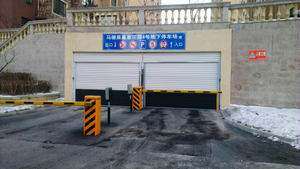 快（kuài）速鋼製車（chē）道門（mén）